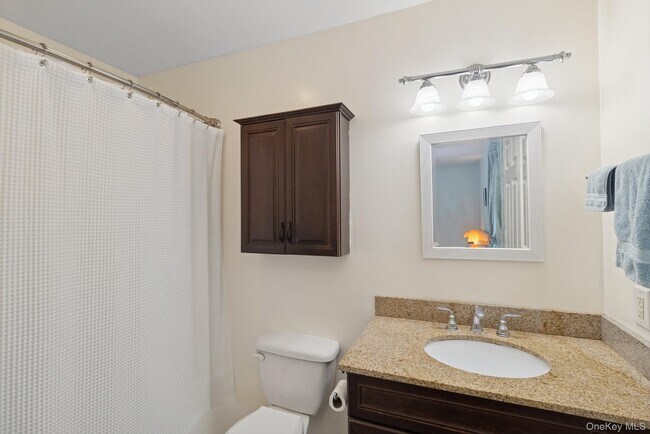 Building Photo - 5125 Main Bayview Rd