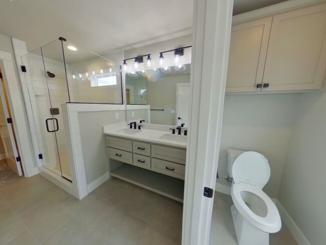 Building Photo - Newer home in The Nines in North Gilham