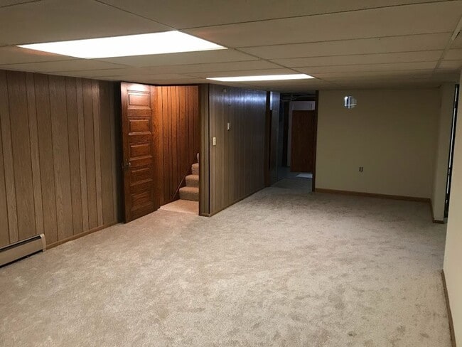 Building Photo - 3 Bedroom Duplex