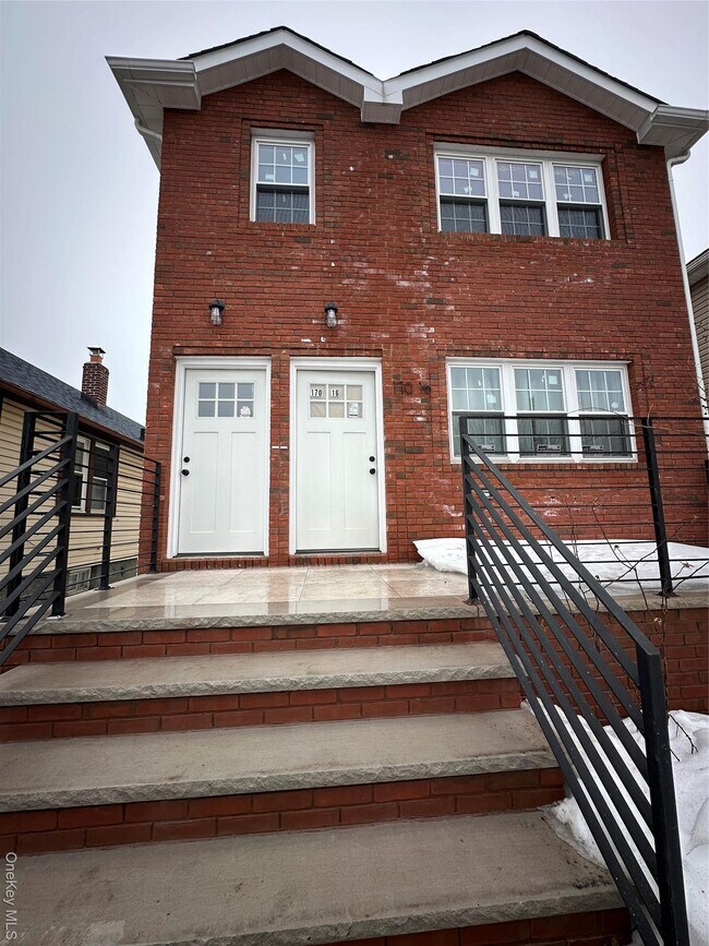 Building Photo - 170-16 143rd Rd