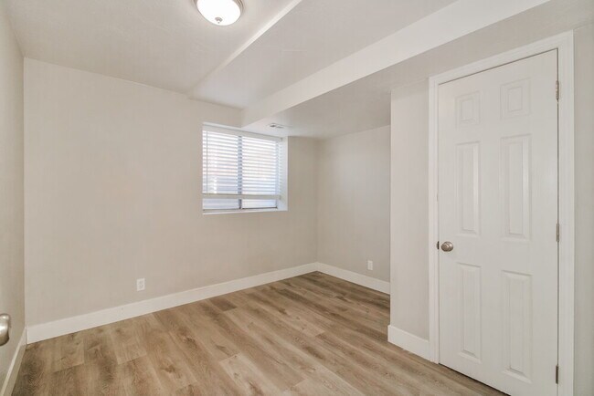 Building Photo - 6125 S 6105 W