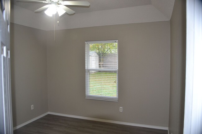 Building Photo - Charming 3 bed/ 2 bath home in Killeen!!!