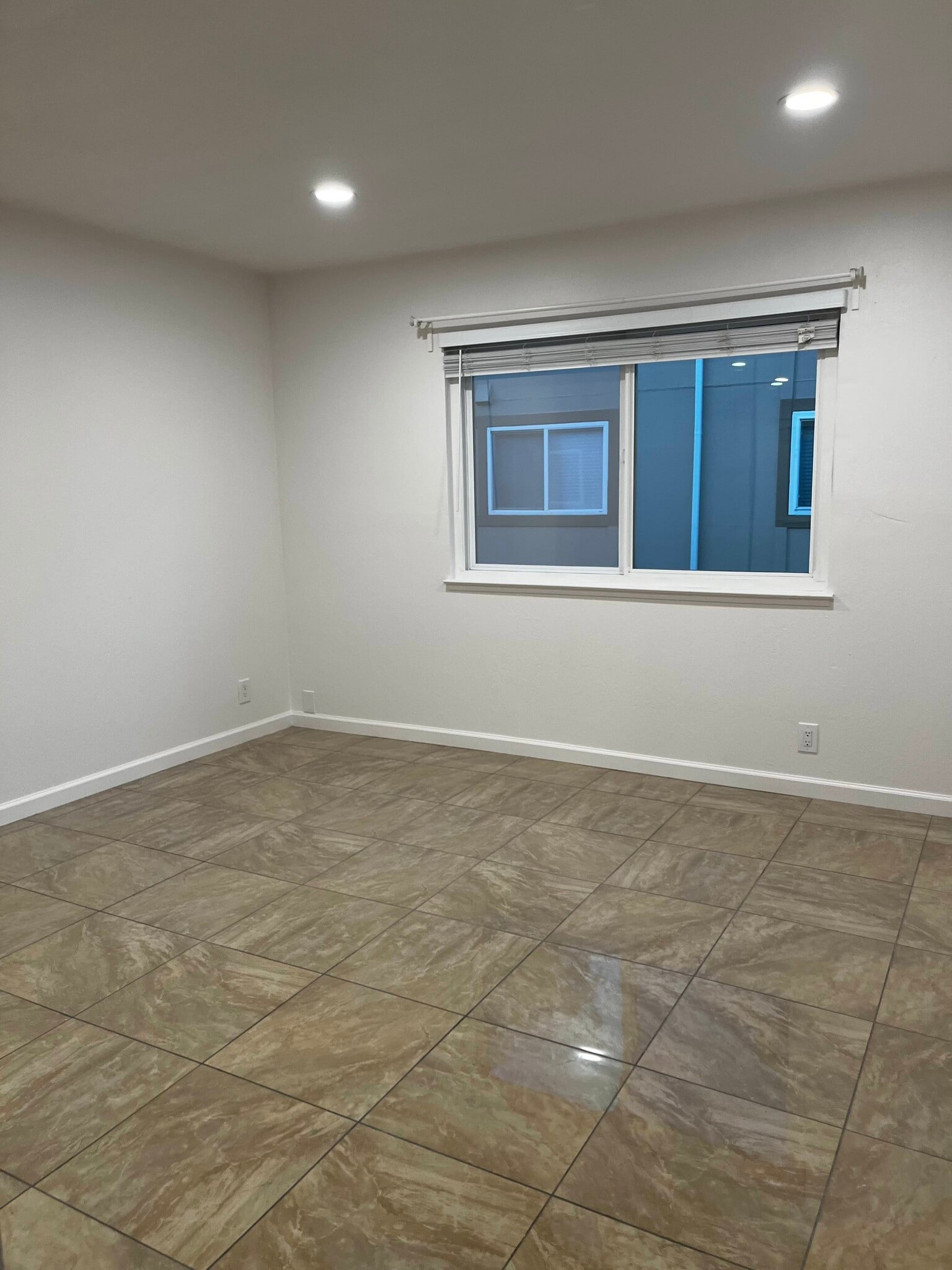 Building Photo - 2454 W Bayshore Rd