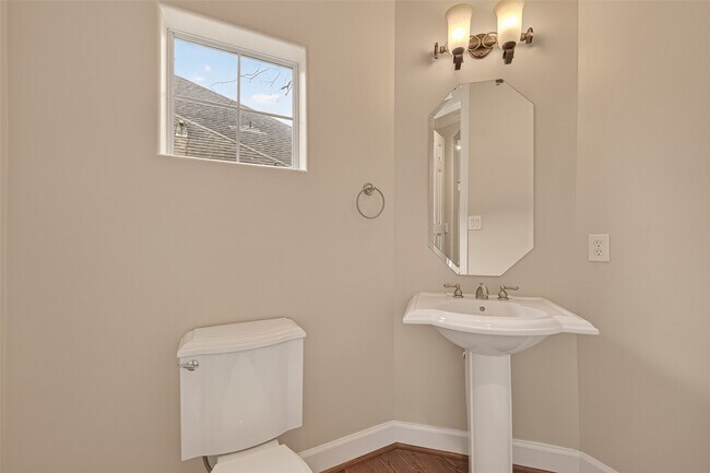 Building Photo - 5111 Inker St