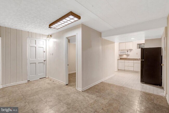 Building Photo - 8916 Braeburn Dr