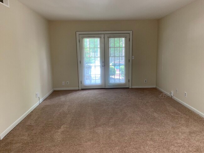 Living - 420 Walton Ln