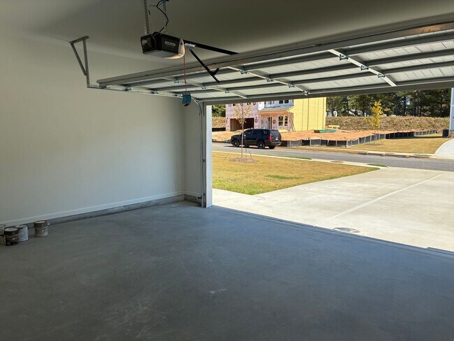 Building Photo - BRAND NEW SINGLE FAMILY HOME IN LOGANVILLE