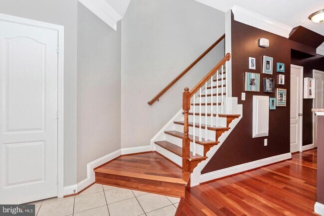 Building Photo - 10202 Woodthrush Dr