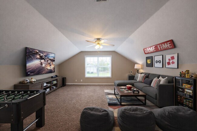 Building Photo - Brick Beauty with Bonus Space Galore!