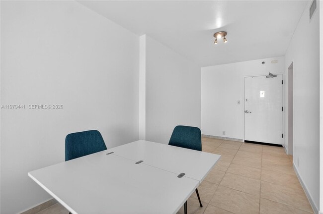 Building Photo - 1000 West Ave