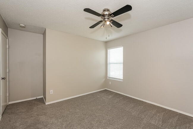 Building Photo - 532 Hertford St