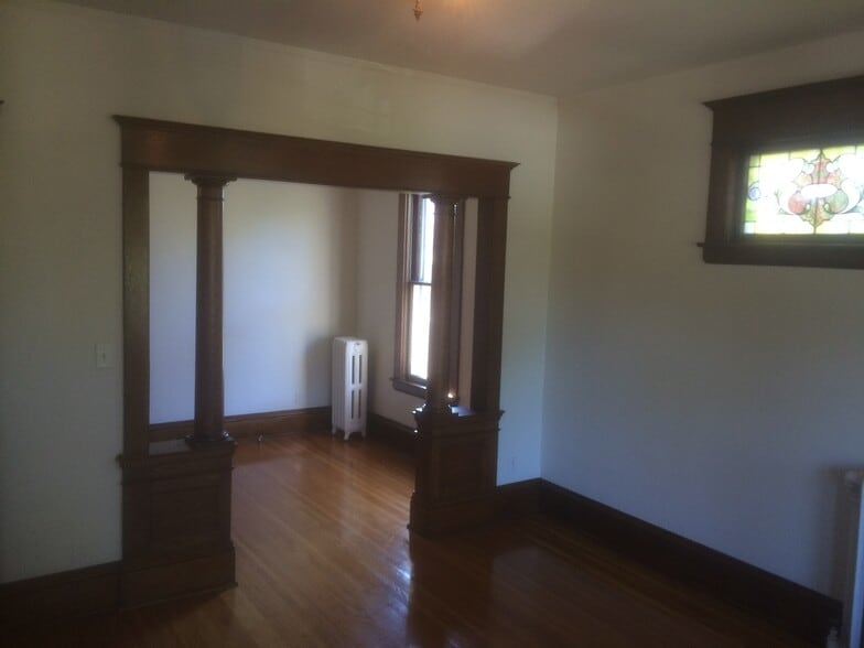 Building Photo - 1032 Portland Ave