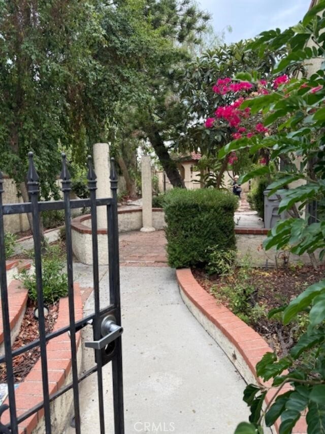 Building Photo - 415 Beverly Dr