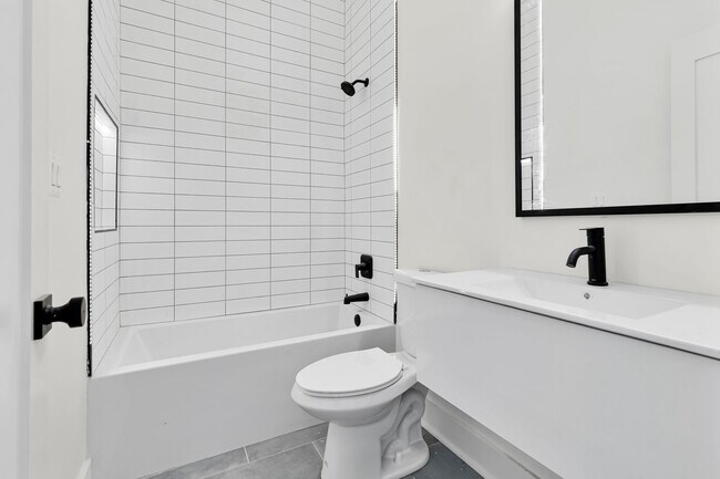 Building Photo - 1504 N Capitol St NW #102