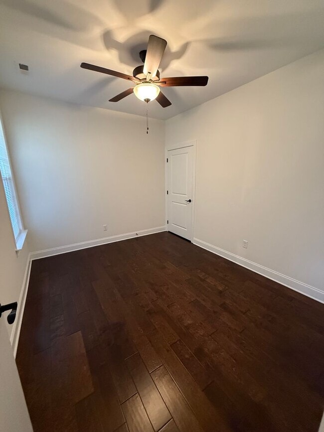 Building Photo - Townhouse for Rent in Hixson