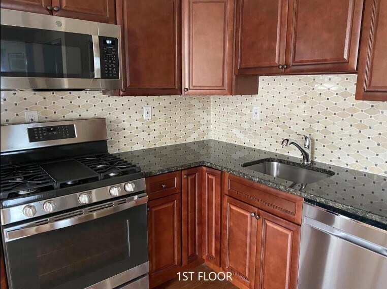 Building Photo - 116 Morris Ave