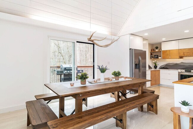 Building Photo - 928 Ditney Way