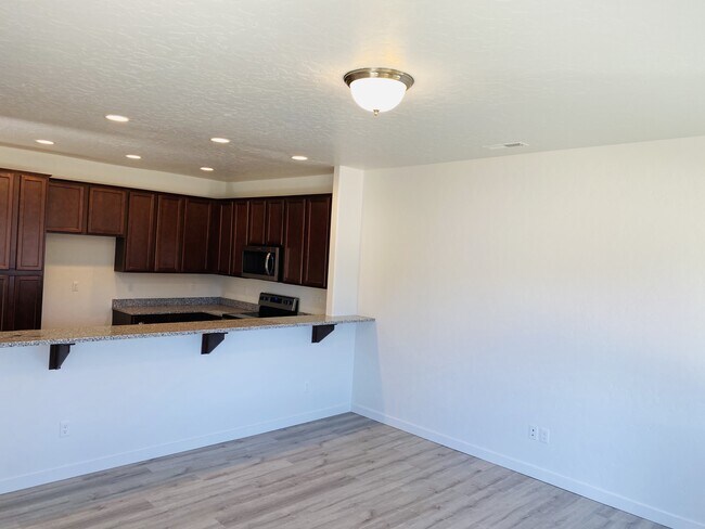 Building Photo - 5553 E Bollo St
