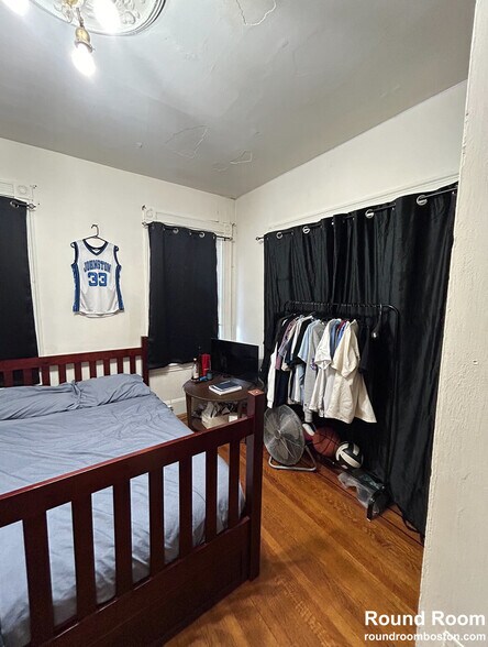 Building Photo - 17 Hillside St