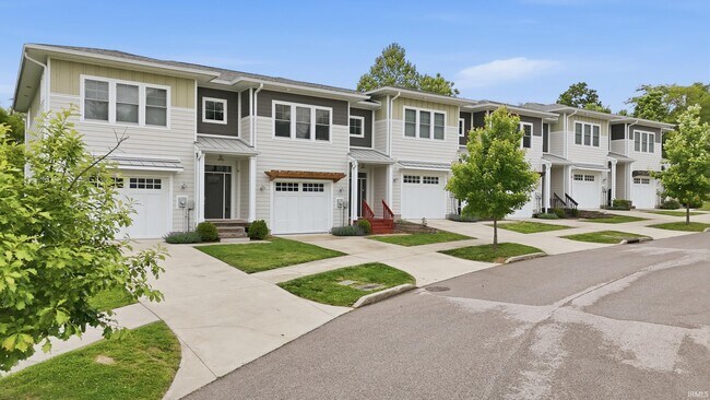 Building Photo - 0 N Cypress Ln