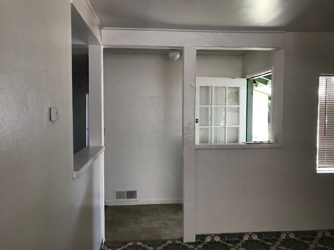 Building Photo - Great Home Near Cal Poly!