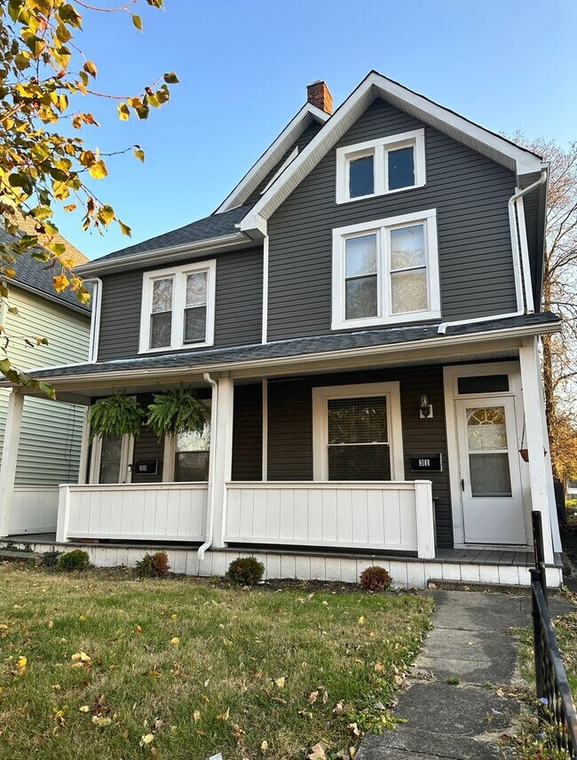 Building Photo - 31-33 E. Blake Ave.