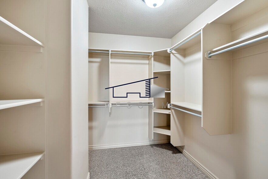 Building Photo - 757 W 4400 S