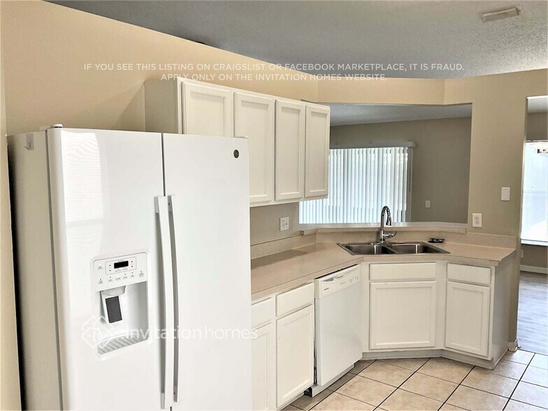 Building Photo - 12237 Dawn Vista Dr