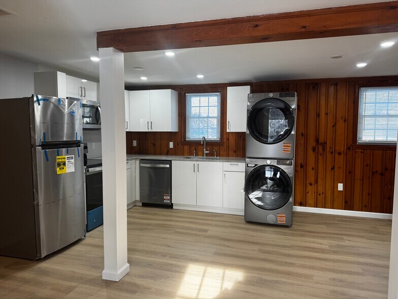 Building Photo - 352 Hotchkiss Rd