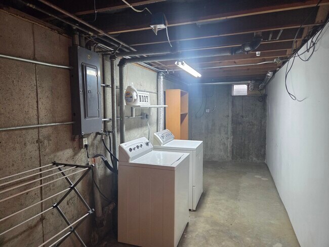 Building Photo - 426 Fisk Ave
