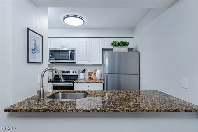 Building Photo - 9350 Lennex Ln