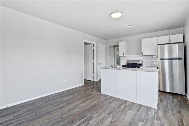 Building Photo - 4610 N Classen Blvd