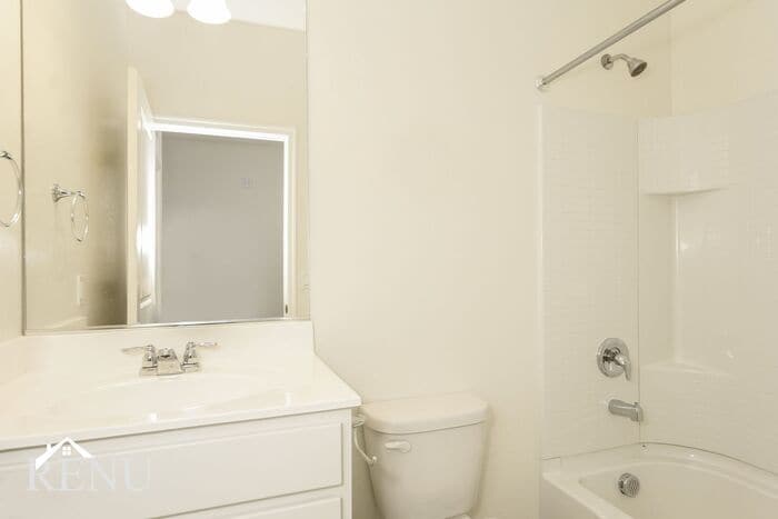 Building Photo - 35326 W San Capistrano Ave