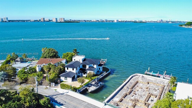 Building Photo - 7988 Biscayne Point Cir