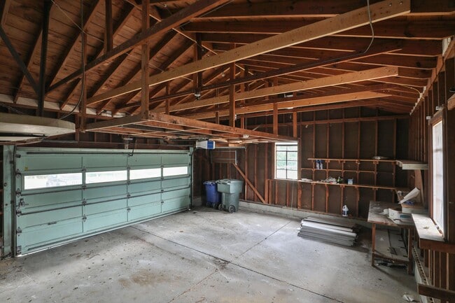 Building Photo - 4474 Starret Rd