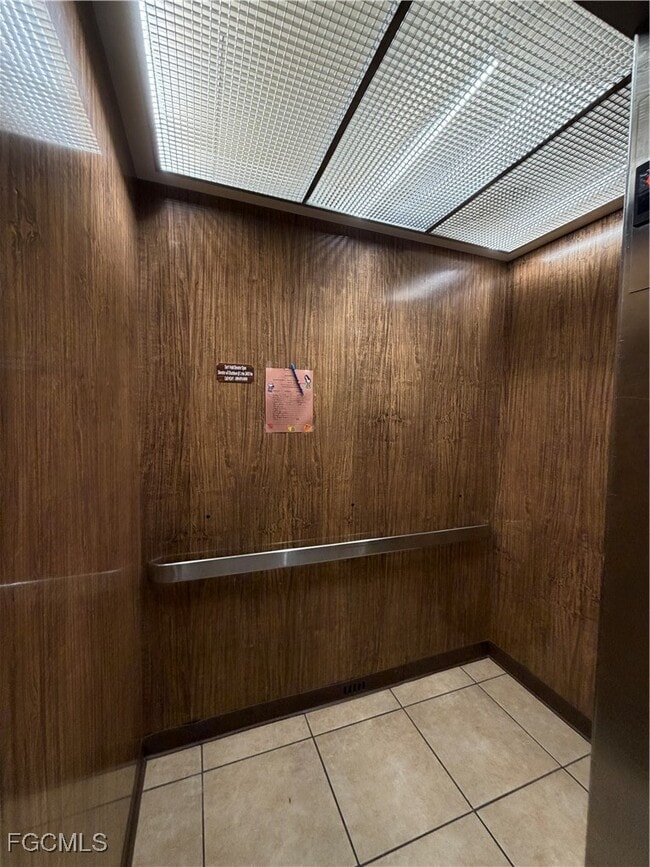 Building Photo - 4803 Sunset Ct