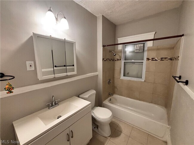 Building Photo - 7411 Cornelia Ave