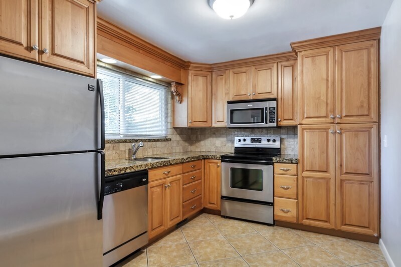 Building Photo - 2370 Parleys Cir E