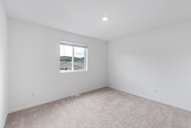 Building Photo - BRAND NEW FOUR BEDROOM IN WEST LONGVIEW