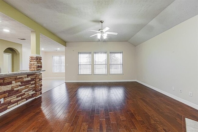 Building Photo - 24503 Jocelyn Park Ct