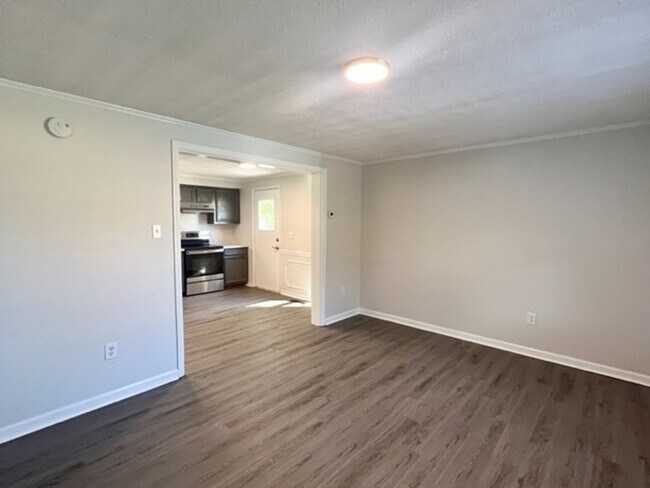 Building Photo - Two bedroom, 1 bath a duplex in Graham