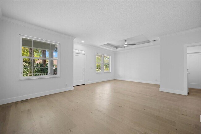 Building Photo - 204 Clocktower Dr
