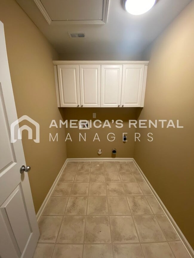 Building Photo - Townhome for rent in Pelham, AL! Available to View Now!