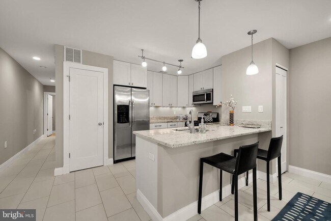 Building Photo - 1135 6th St NW