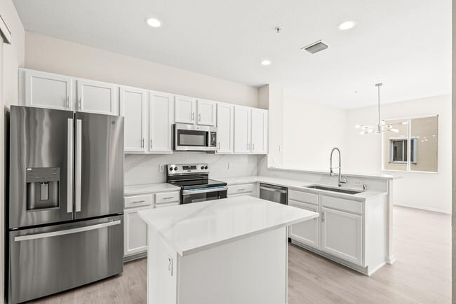 Building Photo - 3187 N Oasis Dr