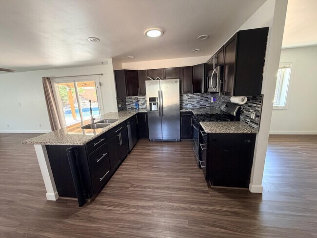 Building Photo - 2314 N 64th Pl