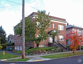 Building Photo - Murette Apartments