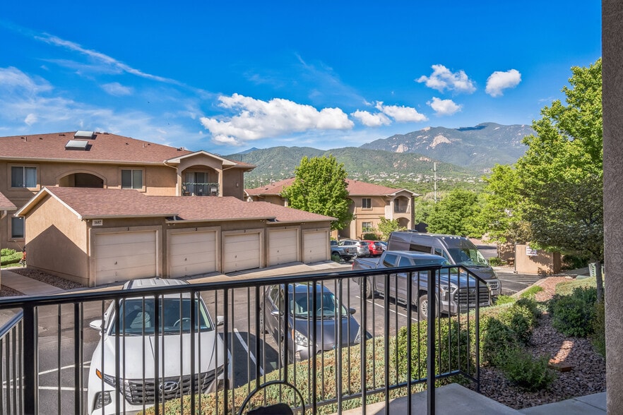 Building Photo - 1530 Little Bear Creek Pt