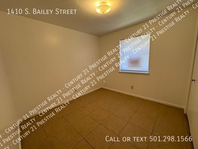 Building Photo - 1410 S Bailey St