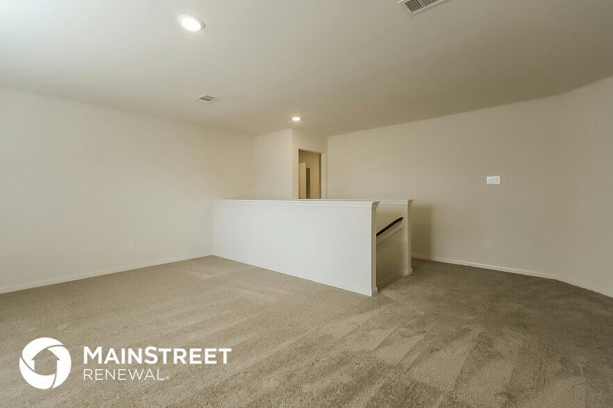 Building Photo - 26213 Raphael Dr